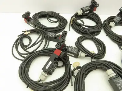 Omron D4NS-2DF Safety Door Switch 3A 240VAC/0.27A 250VDC Lot of 13