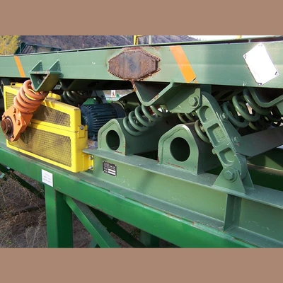 Edem Chip and Sawdust Feeder