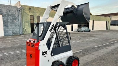 USED 2000 Bobcat 443