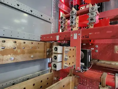 Used SQUARE D POWER-ZONE 4 Switchgears British Columbia CA | Lenmark #239367