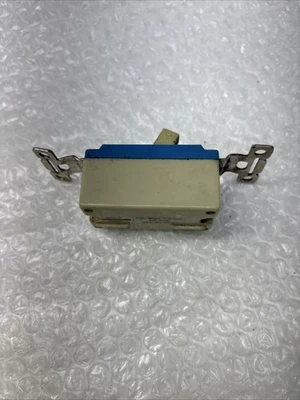 USED Hubbell&Leviton 120-277 Vac 20A