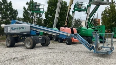 USED 2017 Genie S-65