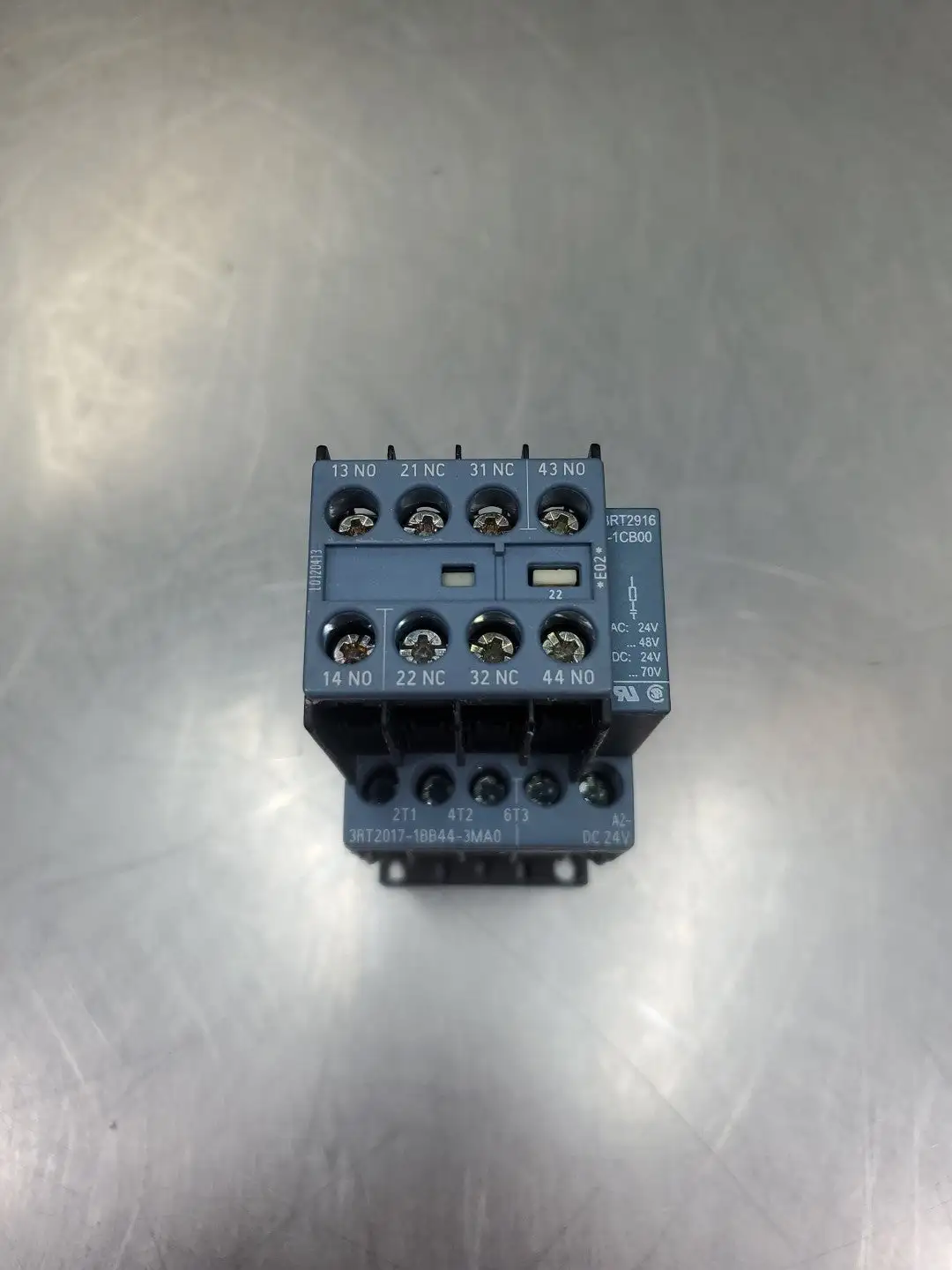 SIEMENS 3RT20171BB443MA0 Contactor w/A8E56200509430 Auxiliary Contactor. 4E4