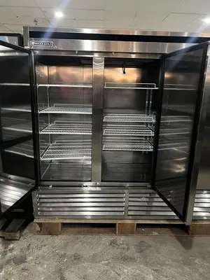 Used MAXX COLD MCF-72FDHC Freezers Florida US | BAM Discount Restaurant Equipment #1393600