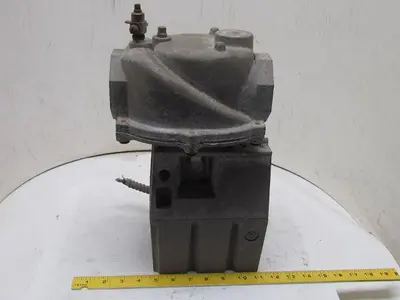 Honeywell V4O55D 1043 V50555B On-Off Fluid Power 2"NPT Gas Valve Actuator