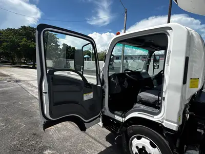 Used 2019 ISUZU NQR Reefer Trucks Florida US | Truck and Van Outlet #1509194