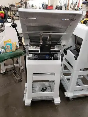 OLIVER 797 Bread Slicer | Harvest Equipment and Fabrication Inc (3)