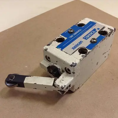 USED TOKIMEC DG02S-3-2A-11-S5