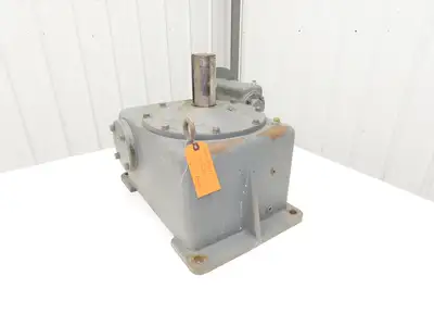 Double Reduction Gearbox 210:1 Ratio Reducer 8 RPM 182TC Vertical Output Shaft