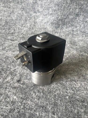 Used Parker 7D100C2-17 Misc Electrical & Power Parts California US | Davliegogo LLC #1718839