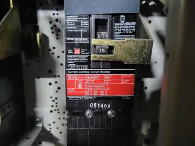 Dual 15A Circuit Breaker MCC Bucket