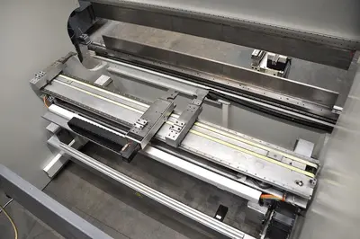 USED LVD PPEB TURBO EFL 220 TON X 3100 MM CNC