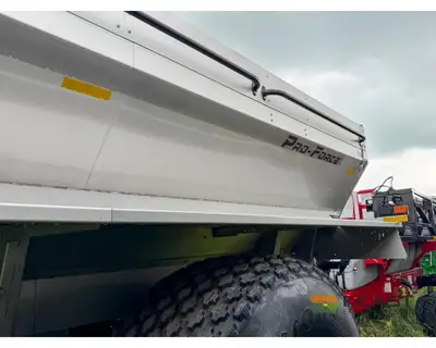Used UNVERFERTH _UNKNOWN_ Dry Spreaders Iowa US | Keast Enterprises #1360460