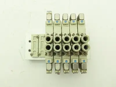 SMC 5 SMC 30-SY5320-5HZ-C8 Solenoid Valves On A Valve Block 24VDC Coils