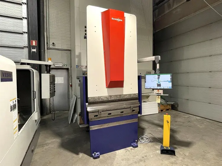 Used BEYELER BYSTRONIC RTS 63 TON X 1200 MM CNC Press Brakes | Apt International N.V #373075