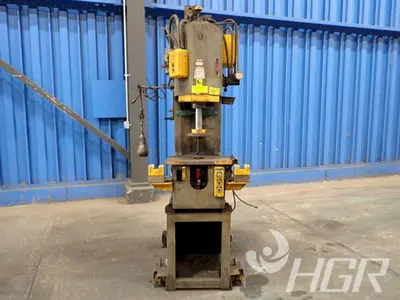 10 TON NORTHERN HYDRAULIC PRESS