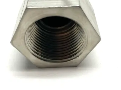 MBC-16-SS | Stainless Steel Braided Pipe 1" NPT 1' Overall Length SHELFWARE - New – Open box