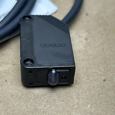 NEW Omron E3Z-T81-L