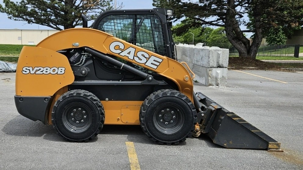 USED 2023 Case SV280B