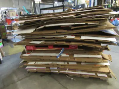 Pallet of Around 25 Heavy Duty Used Cardboard Gaylord Boxes in Excellent Condition.