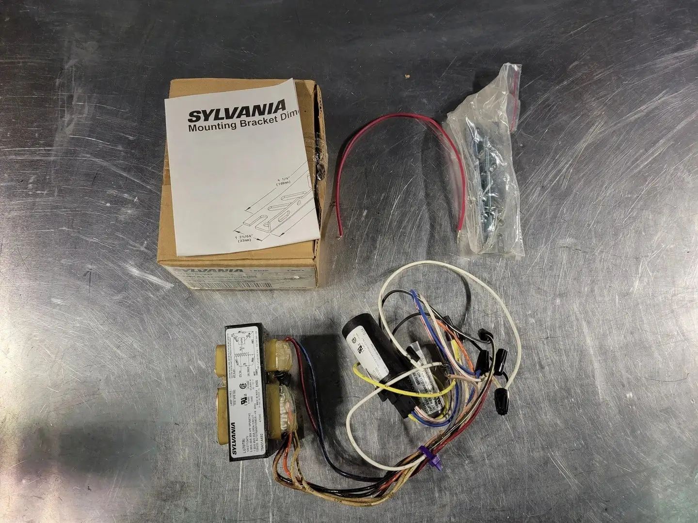 NEW SYLVANIA LU70/TRI-KIT