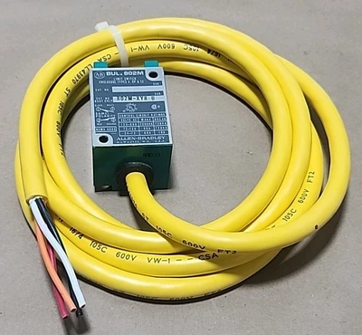 NEW Allen-Bradley 802M-XY8