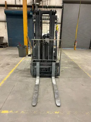 Used 2001 _UNKNOWN_ _UNKNOWN_ Liquid Propane Forklifts Virginia US | Myron Bowling Auctioneers Inc #1561901