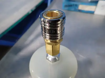 Pneumatic Brake Fluid Bleeder