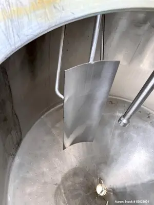 Pre-Owned APV Crepaco 600-Gallon Vertical Kettle – 304 Stainless Steel