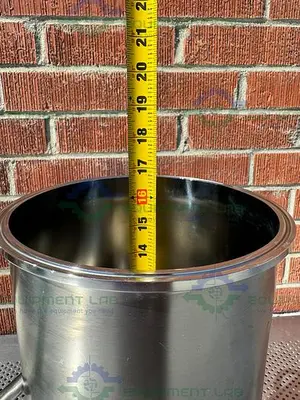 USED AQUASYN HASTELLOY C 22 SINGLE WALL  14 LITER TANK W/ AQUASYN VALVE