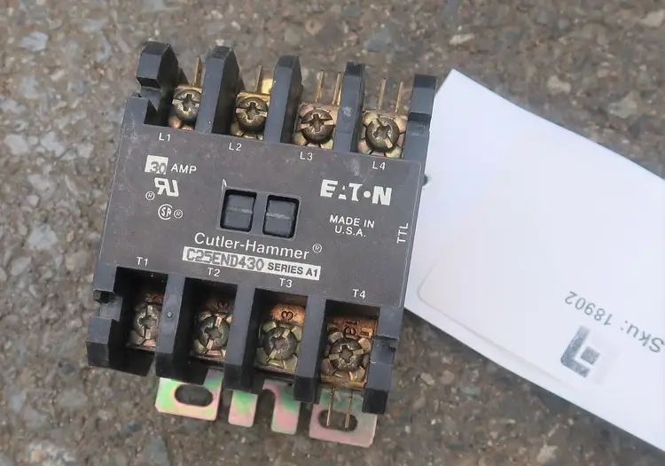 Used CUTLER-HAMMER C25END430 Switchgears British Columbia CA | Lenmark #244436