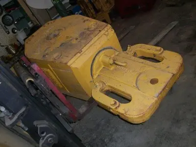 USED SKYTOP BREWSTER DTB-103 100 TON TUBING / TRAVELLING BLOCK AND HOOK
