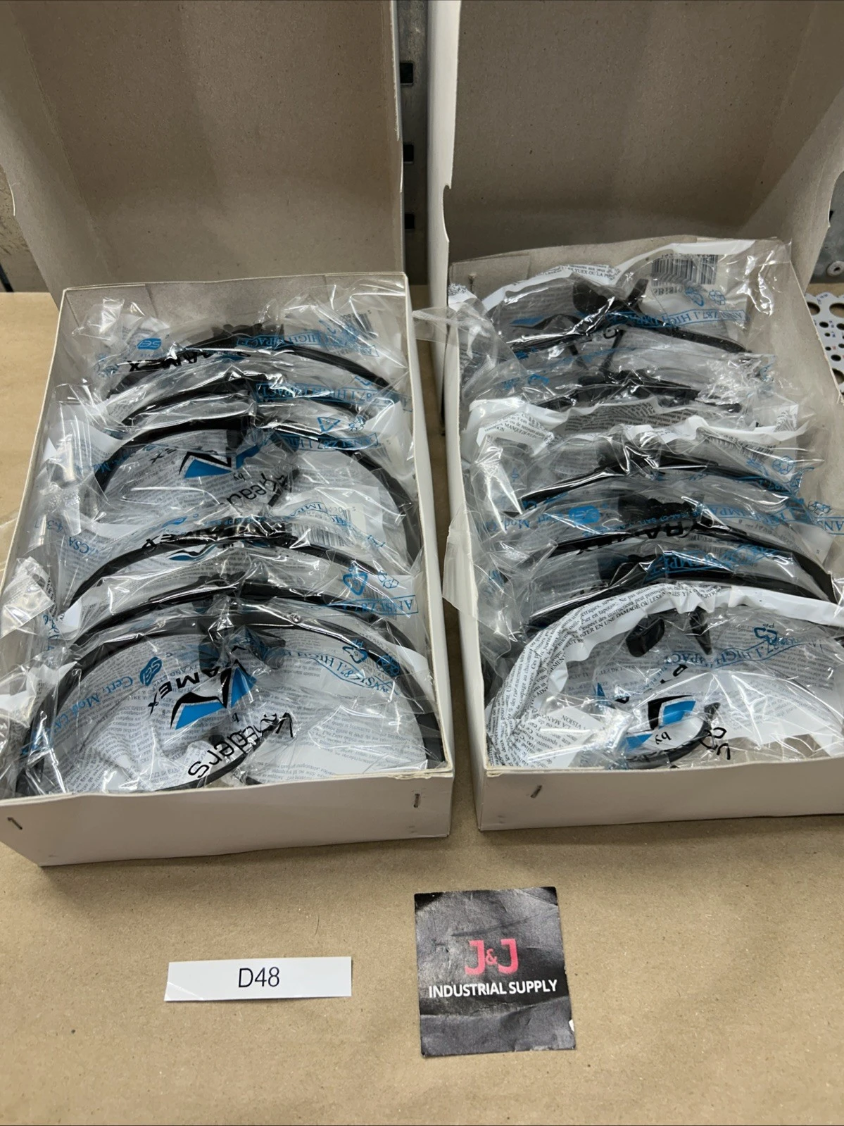 NEW Pyramex SB1810R20