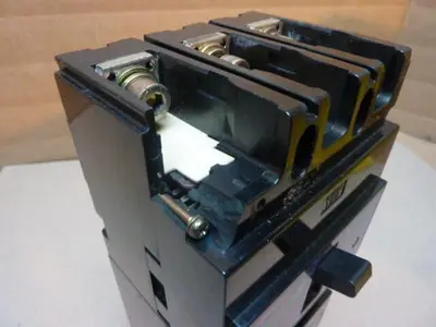USED MITSUBISHI NV225-CS