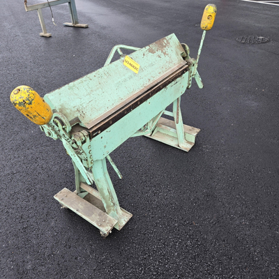 U14682C Used Chicago 4 ft 16 gauge straight brake