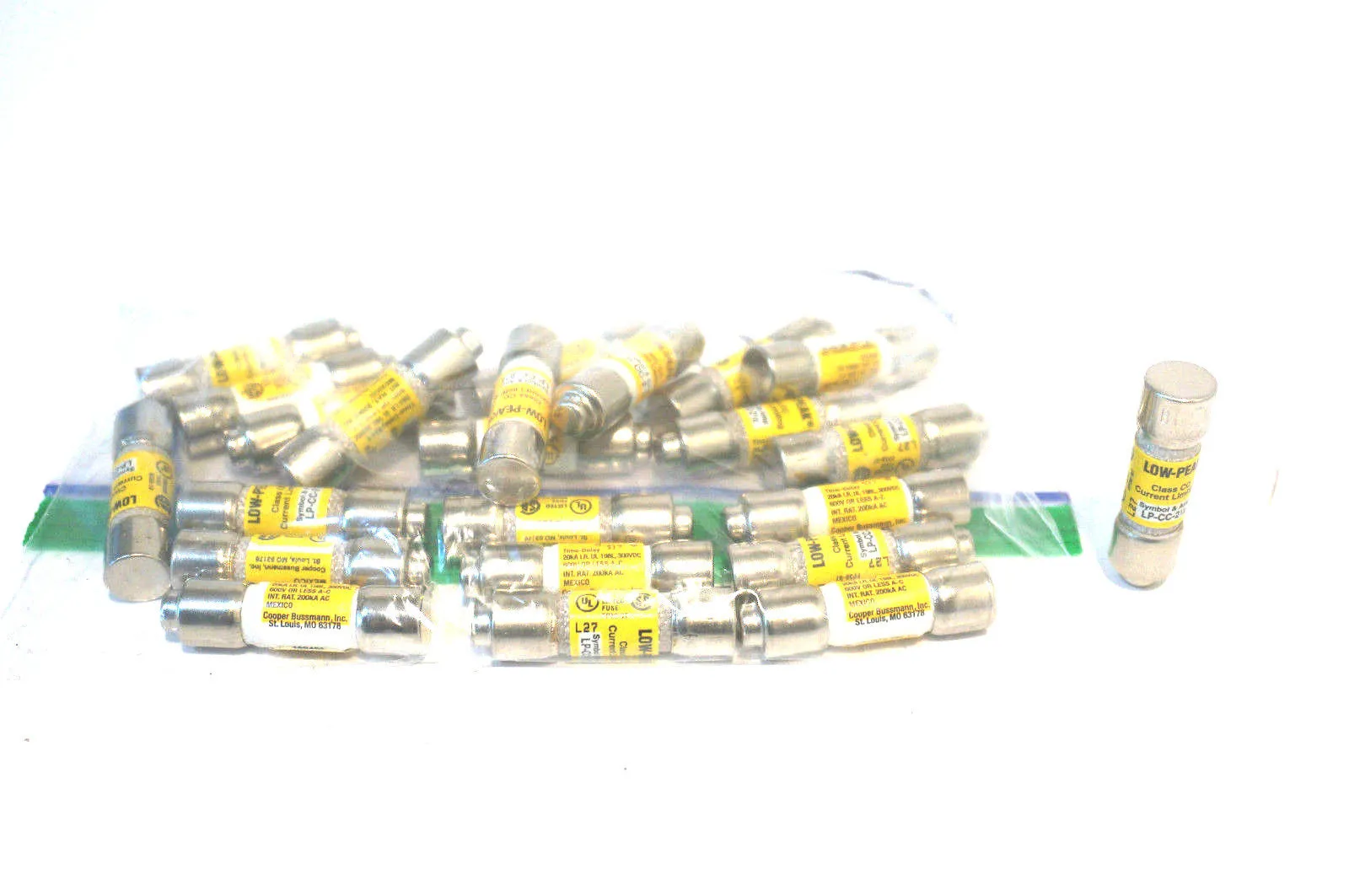 23 NEW BUSSMANN LP-CC-2-1/2 FUSES LPCC212
