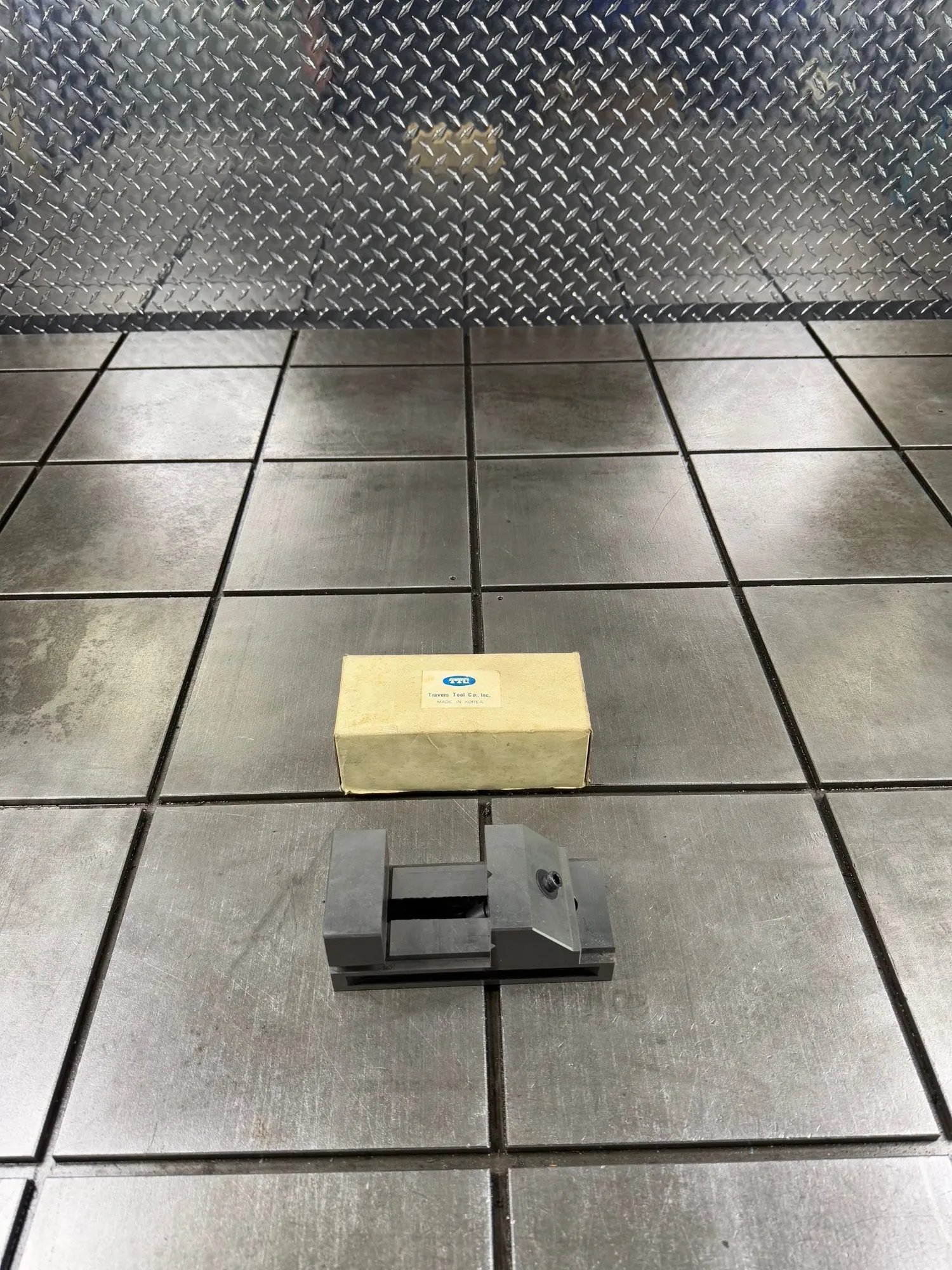 USED Travers Tool Company PV-200