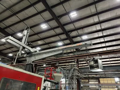 2012 CINCINNATI MILACRON MM950-232 Injection Molding Horizontal/Vertical | Machinery Network (3)