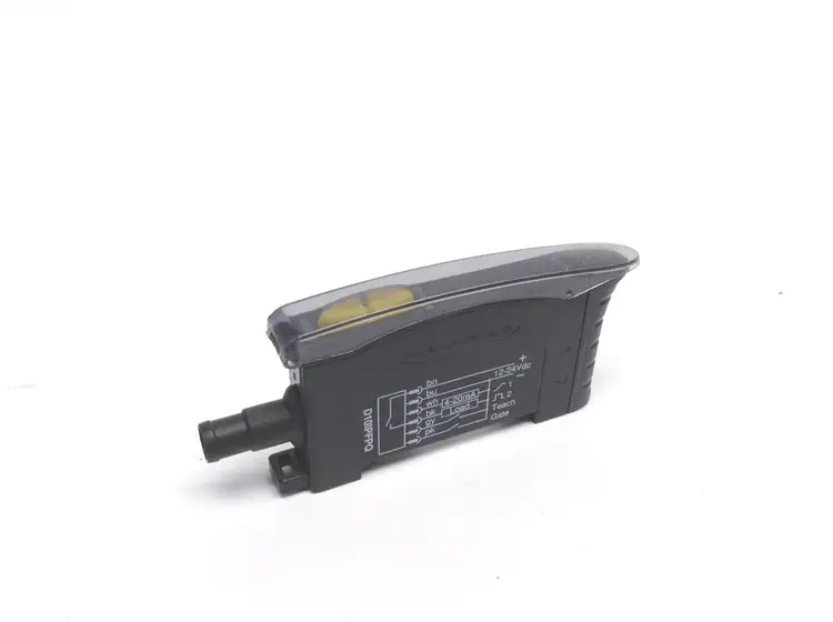 Used BANNER ENGINEERING FIBER AMPLIFIER UNIT Misc Industrial Equipment | Maverick Industrial Sales #1116351