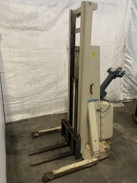 Used CROWN N/A Pallet Stackers Ohio US | G-2000, Inc. #1079947