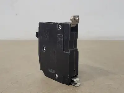 USED SQUARE D QOB120
