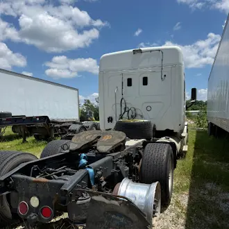 USED 2016 FREIGHTLINER CASCADIA