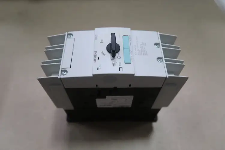 Used SIEMENS 3RV1742-5BD10 Switchgears British Columbia CA | Lenmark #241133