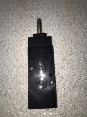 USED AV D20-001