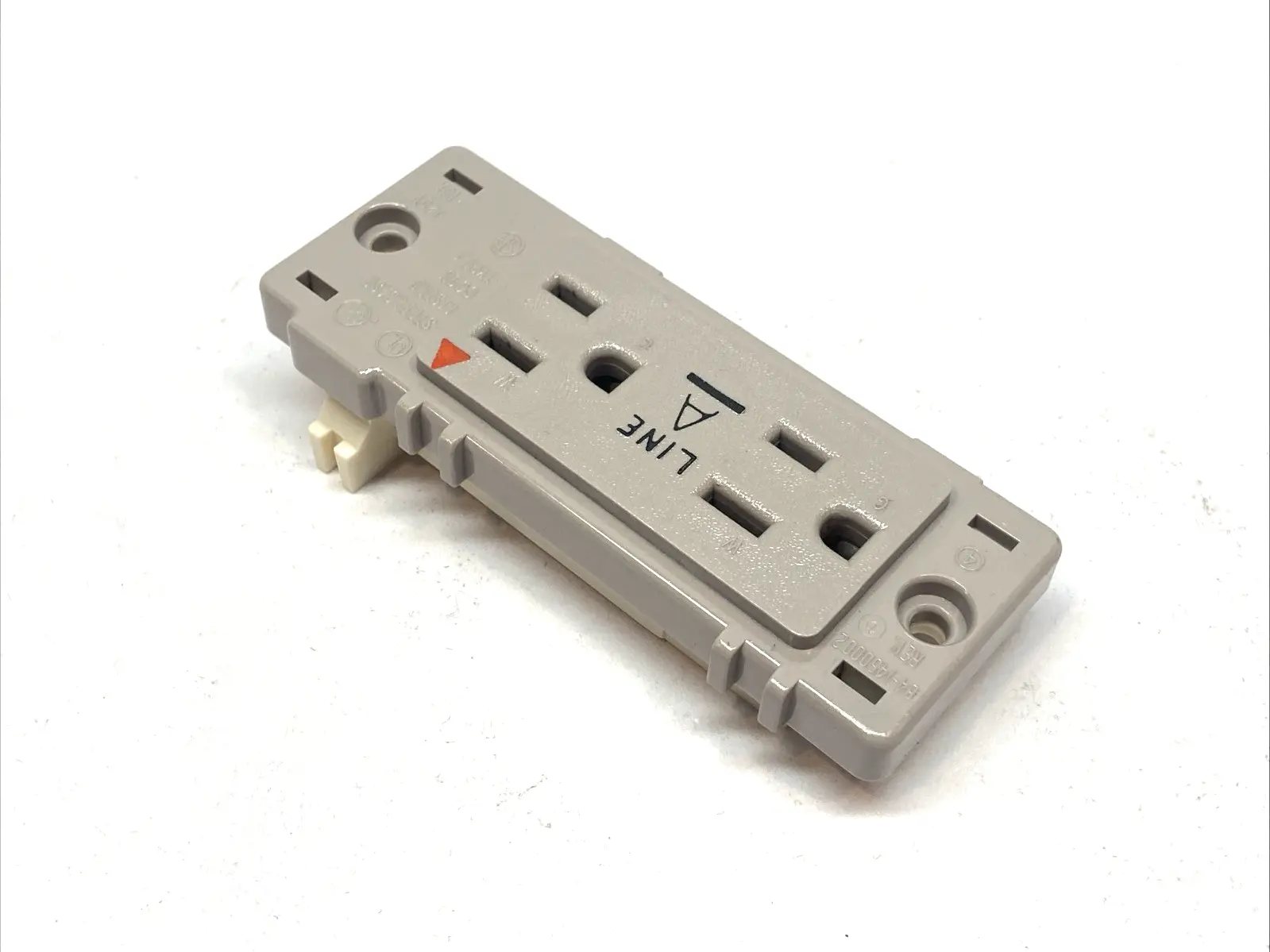 New | in-Stock Steelcase Line-A Duplex Receptacle 15A Misc Electrical & Power Parts Michigan US | Maverick Industrial Sales #1402042