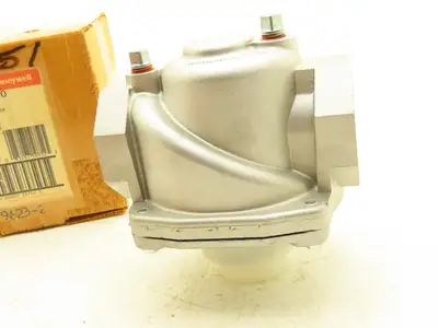 Honeywell V5055B Safety Shutoff Gas Valve 1-1/4"NPT NC Industrial