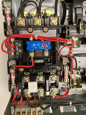 USED ALLEN-BRADLEY 2112B-BDB-6P-17-24R-41-111 Q