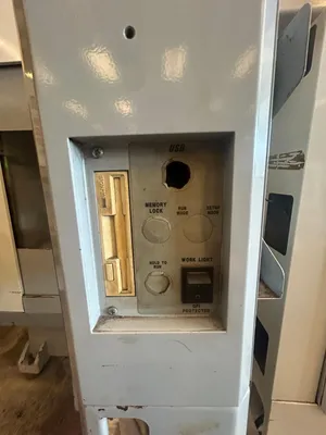 USED 2006 HAAS EC-300