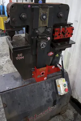 25 TON EDWARDS MODEL 25 JR HYDRAULIC IRONWORKER