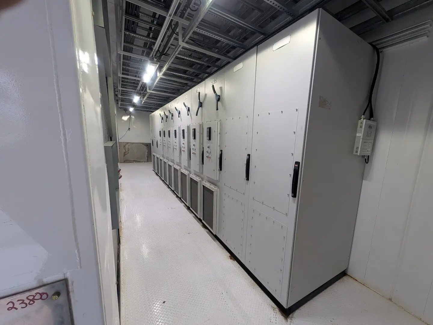 4000 Amp (6 X 700 HP) Transformer & VFD Bank